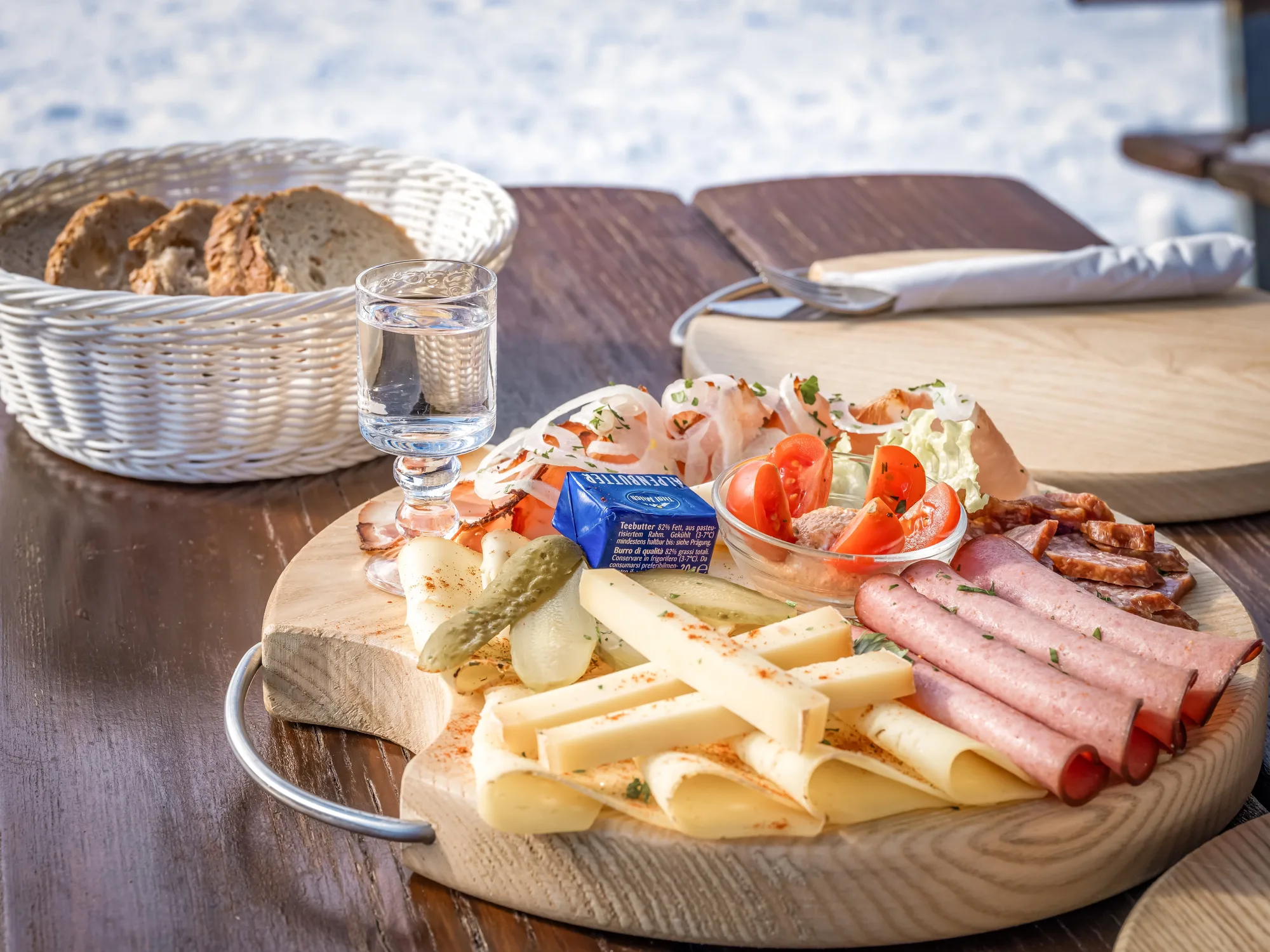 Herzhafte Hüttenbrotzeit bei einer Einkehr im Lechtal